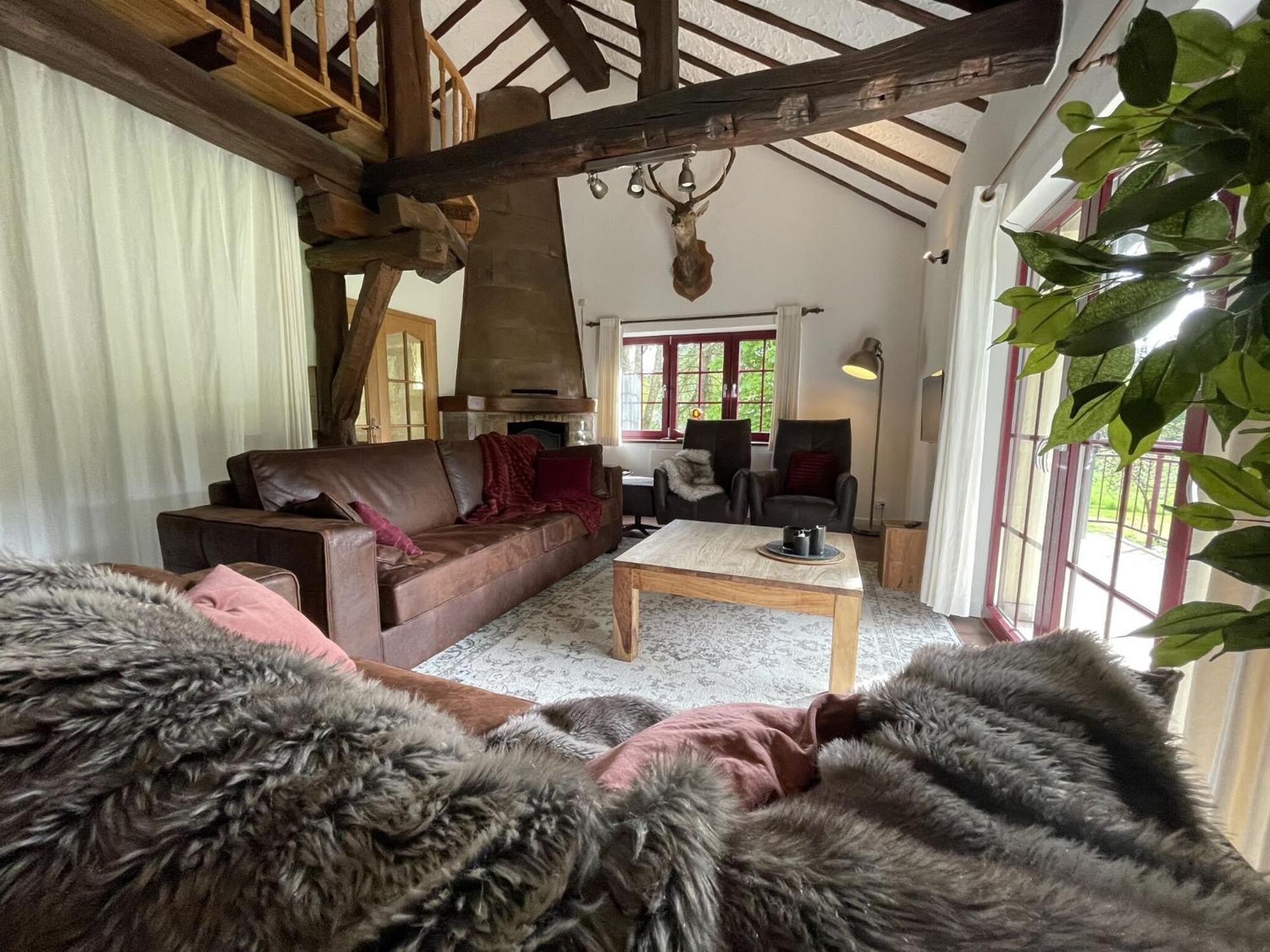 Ardennes Villa With Riverside Garden And Views Atzerath 外观 照片